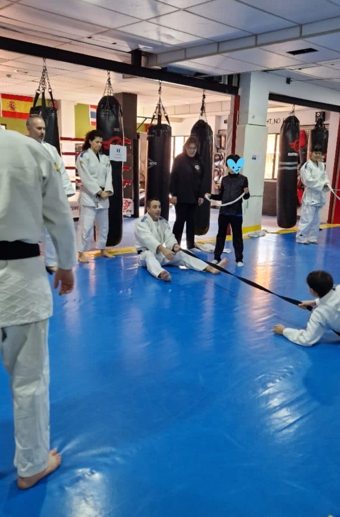 Actividad de judo para familias TEA - Embedded Image 6