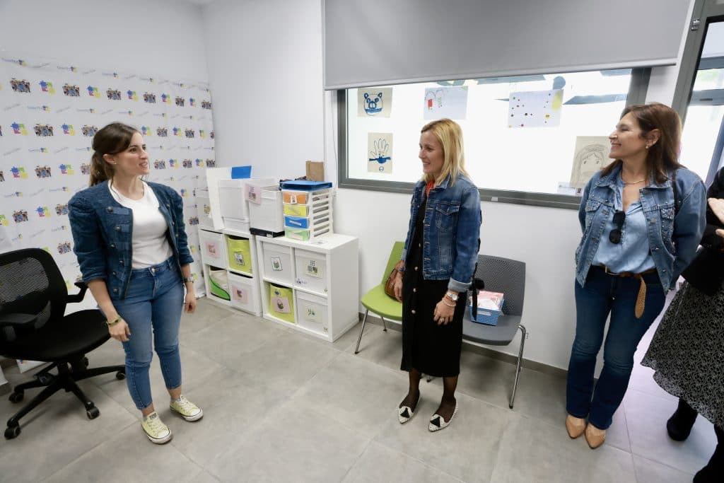 La alcaldesa de Alcobendas participa en una sesión del programa de habilidades sociales ‘ConecTEA Conmigo’ - Embedded Image 2